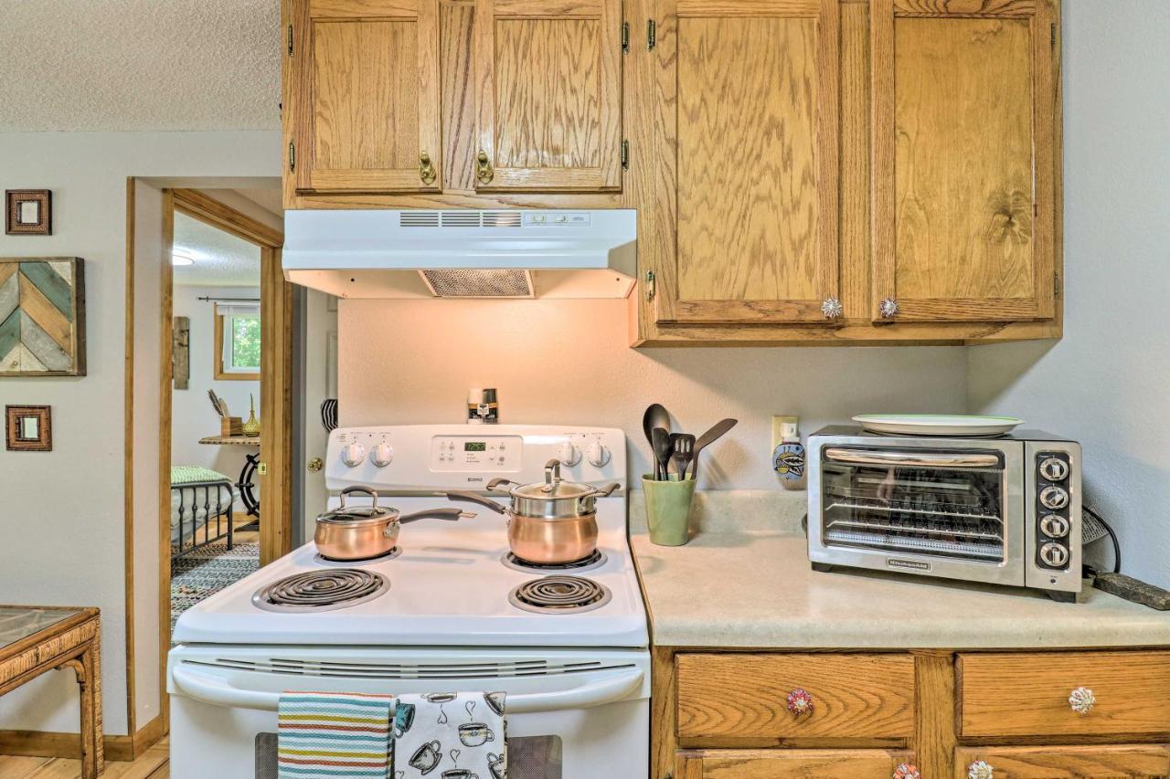 Vintage Creekside Cottage With Hot Tub And Grill! Maggie Valley Eksteriør billede